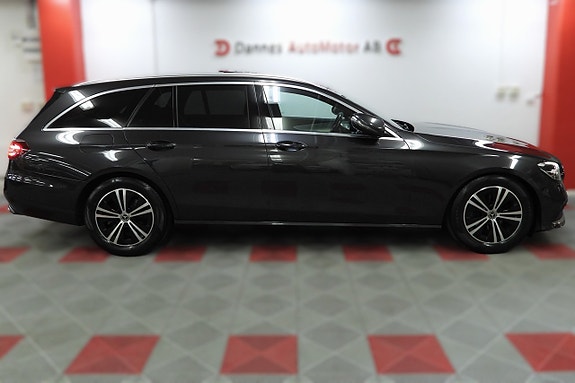 Mercedes-Benz E220 6 of 30
