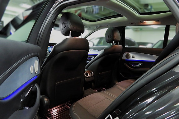 Mercedes-Benz E220 23 of 30