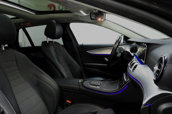 Mercedes-Benz E220 16 of 30