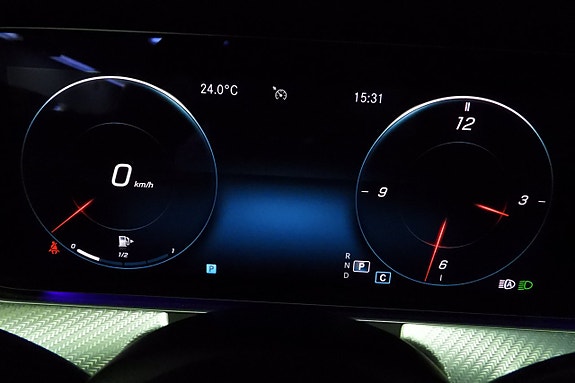 Mercedes-Benz E220 29 of 30