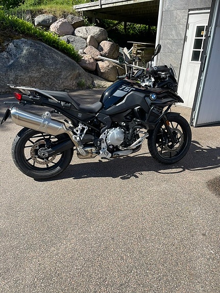 BMW F 750 GS 3 of 5