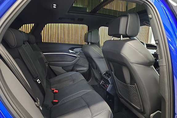 Audi Q8 10 of 26