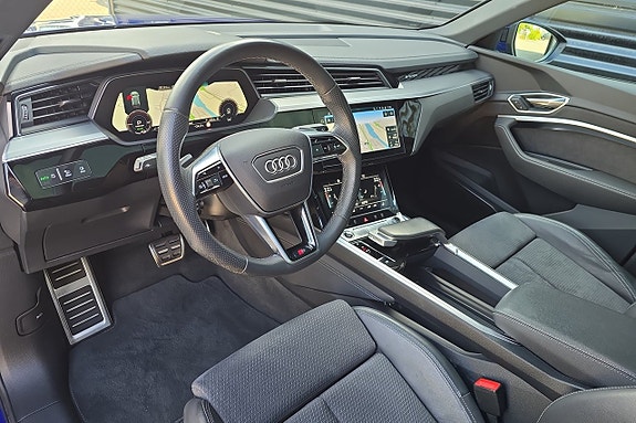 Audi Q8 16 of 26