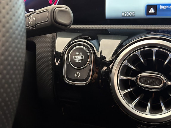 Mercedes-Benz CLA200 15 of 30