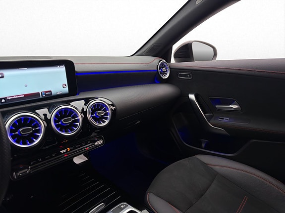Mercedes-Benz CLA200 26 of 30