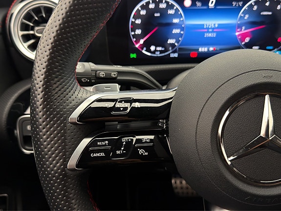 Mercedes-Benz CLA200 11 of 30