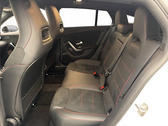 Mercedes-Benz CLA200 29 of 30
