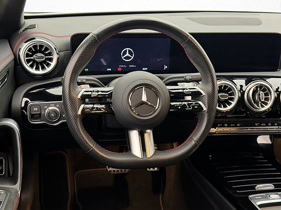 Mercedes-Benz CLA200 10 of 30