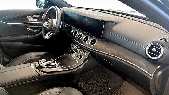 Mercedes-Benz E220 d 3 of 5