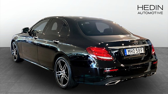 Mercedes-Benz E220 d 2 of 5