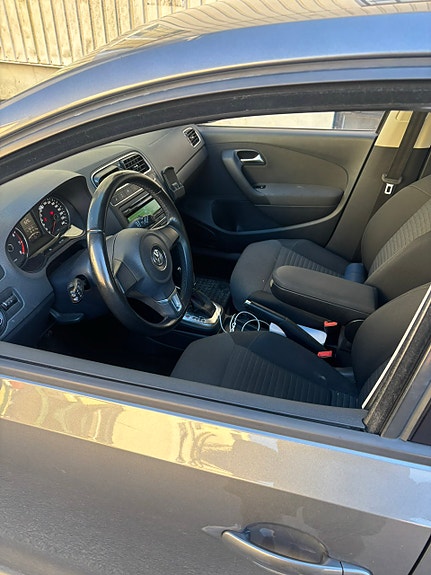 Volkswagen Polo 2 of 4