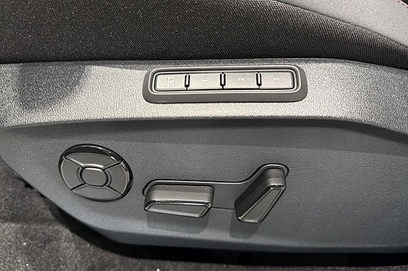Cupra Raval 19 of 23