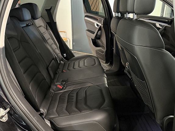 Volkswagen Touareg 7 of 14