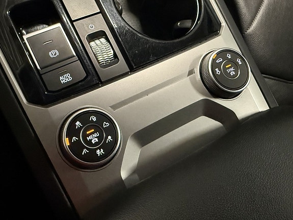 Volkswagen Touareg 10 of 14