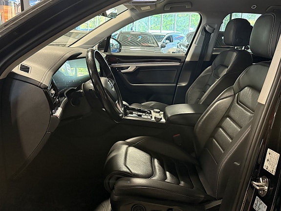 Volkswagen Touareg 6 of 14