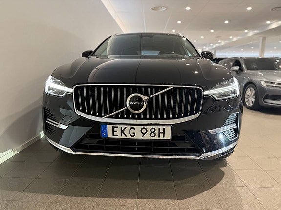 Volvo XC60 2 of 5
