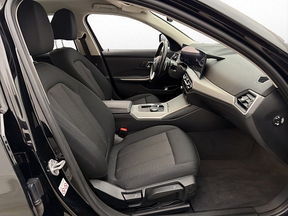 BMW 330e 10 of 30