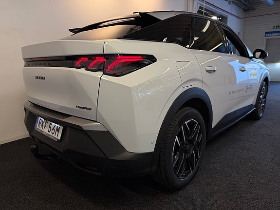 Peugeot 3008 3 of 5