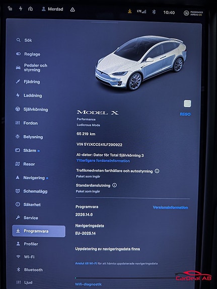 Tesla Model X 18 of 27