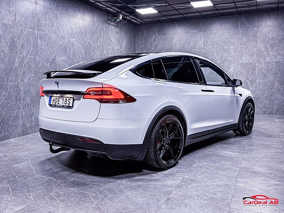 Tesla Model X 7 of 27