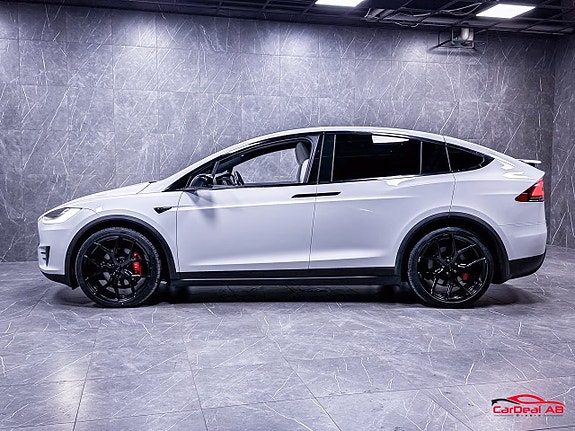 Tesla Model X 4 of 27