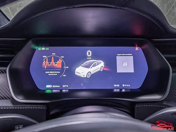 Tesla Model X 20 of 27