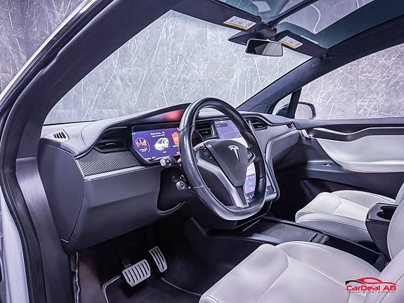 Tesla Model X 11 of 27