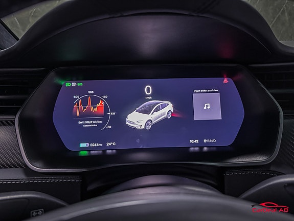 Tesla Model X 24 of 27