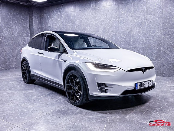 Tesla Model X 9 of 27