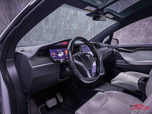 Tesla Model X 11 of 27