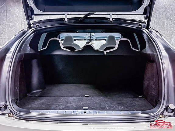 Tesla Model X 18 of 27