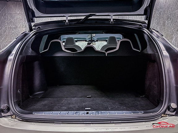 Tesla Model X 17 of 27