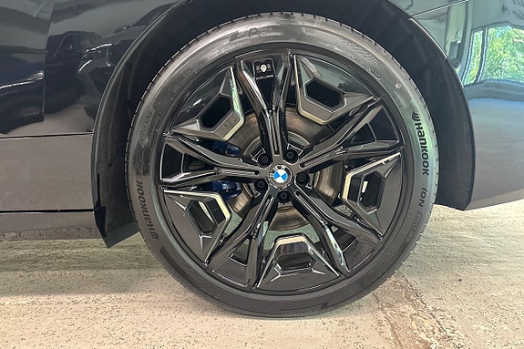 BMW iX 17 of 20