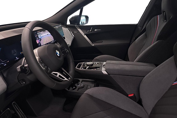 BMW iX 12 of 20