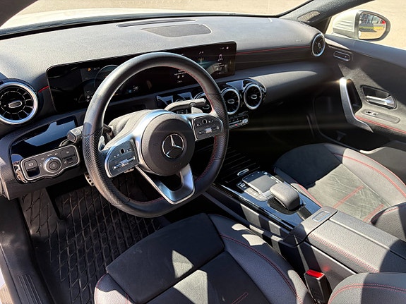 Mercedes-Benz A180 9 of 18