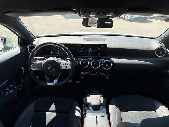 Mercedes-Benz A180 8 of 18