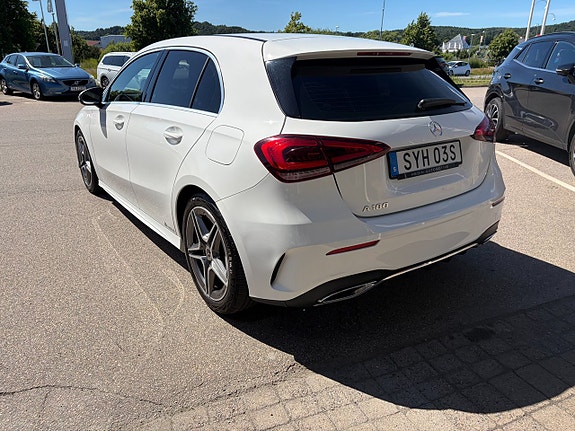 Mercedes-Benz A180 4 of 5