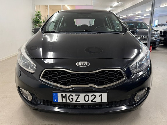 Kia Ceed 2 of 27