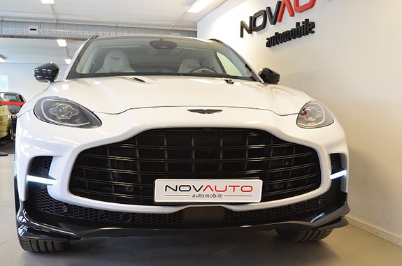 Aston Martin DBX 24 of 26