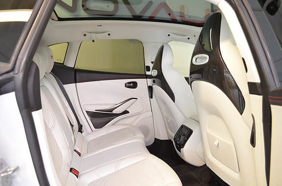 Aston Martin DBX 10 of 26