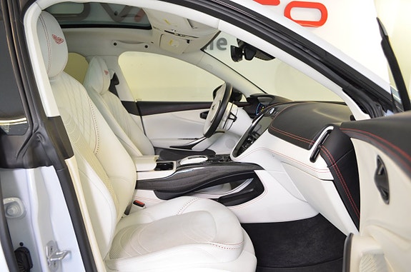 Aston Martin DBX 8 of 26