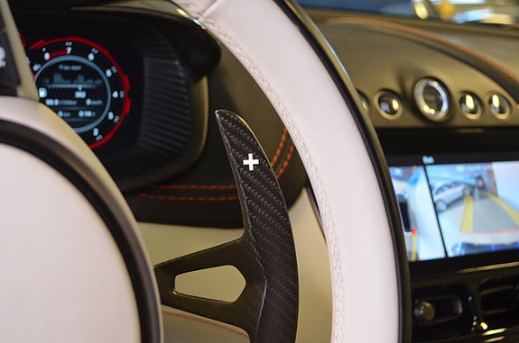 Aston Martin DBX 15 of 26