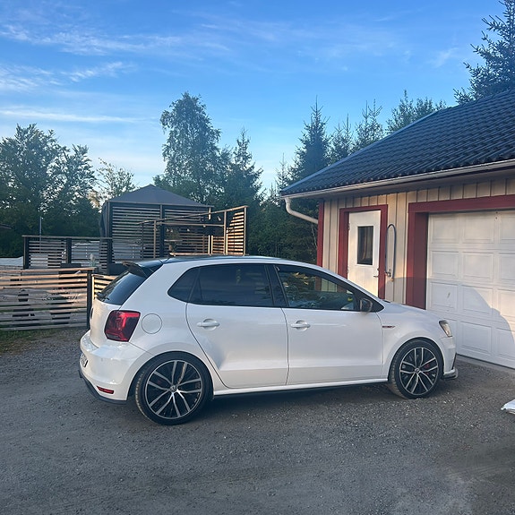 Volkswagen Polo 3 of 5