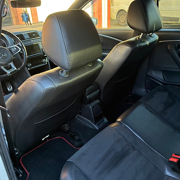 Volkswagen Polo 5 of 5