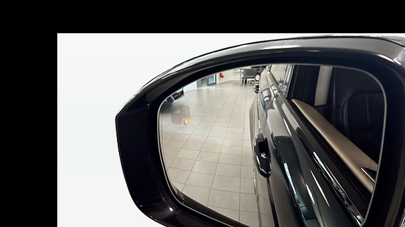 Land Rover Range Rover Sport 23 of 26