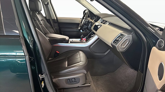 Land Rover Range Rover Sport 3 of 5