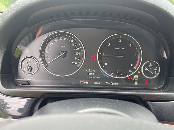 BMW 520d 3 of 5