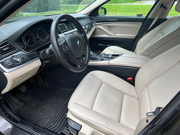 BMW 520d 2 of 5