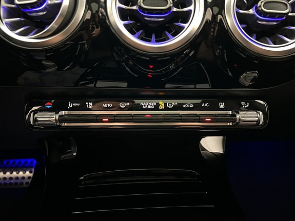 Mercedes-Benz CLA250 e 28 of 30