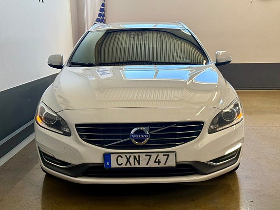 Volvo V60 3 of 5